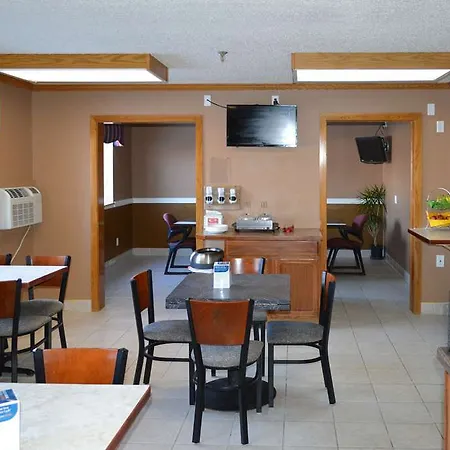 Econo Lodge Inn & Suites 