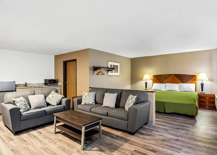 Econo Lodge Inn&Suites