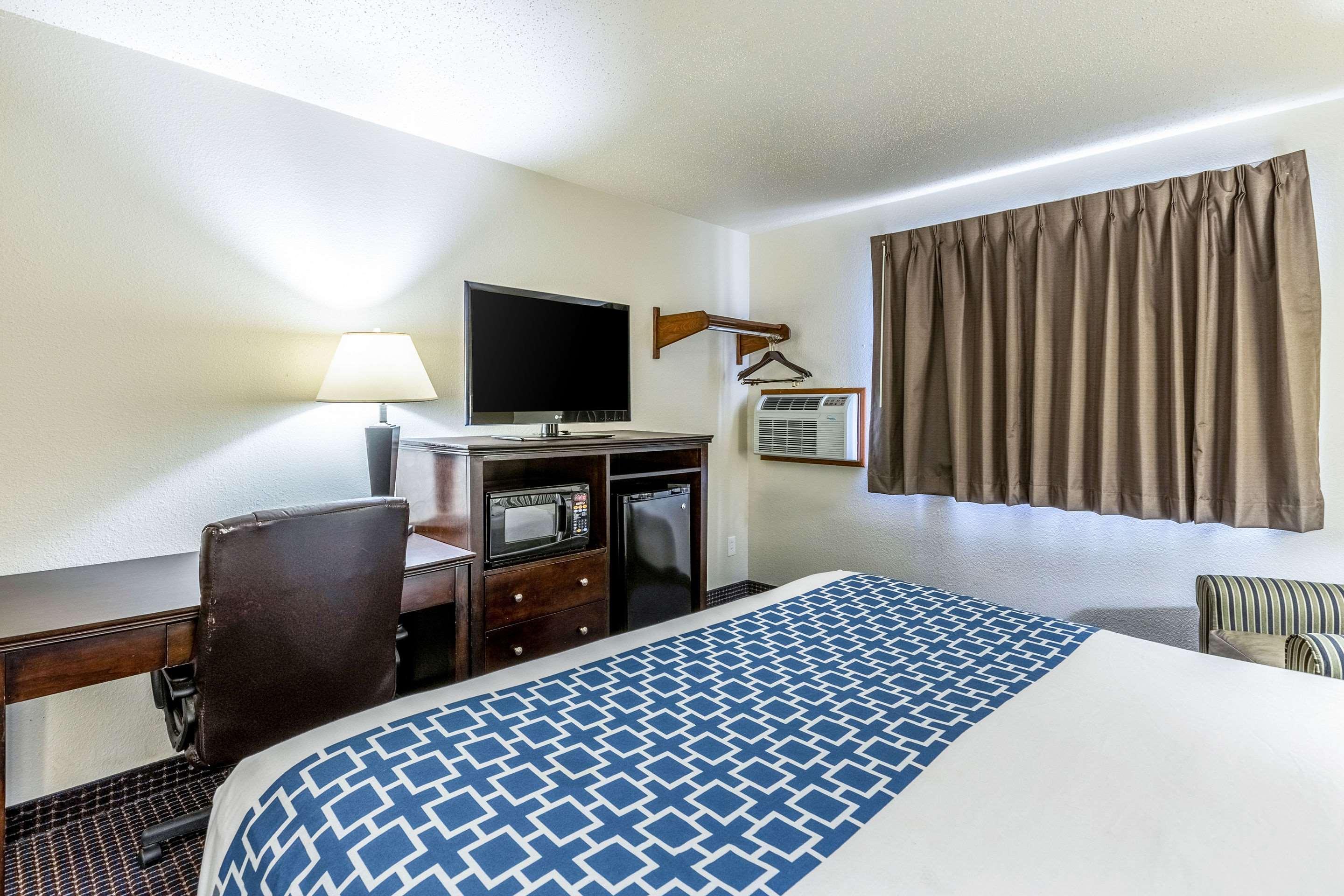 Econo Inn&suites 2*