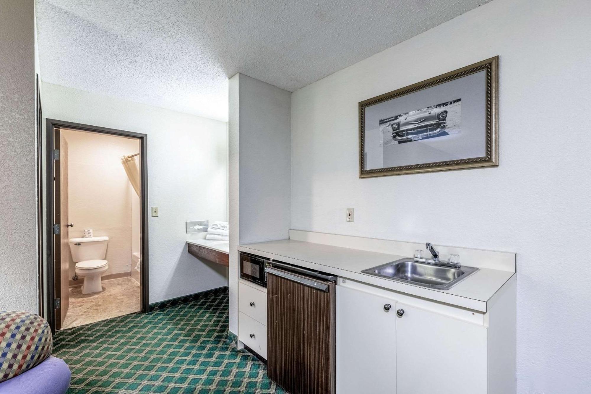 Econo Inn&suites 2*