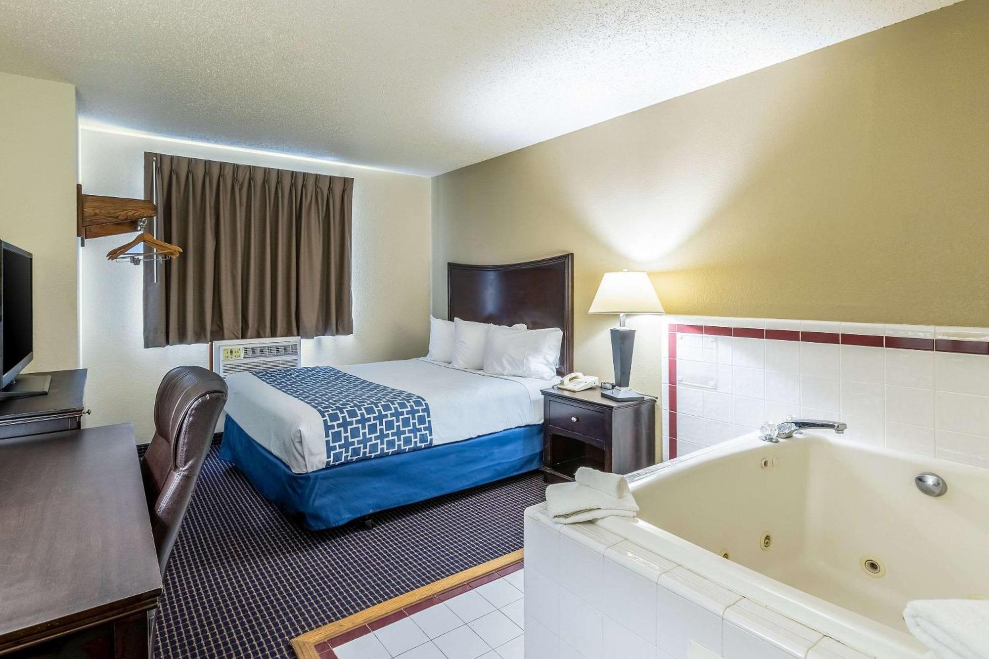 Econo Inn&suites Hotel Auburn