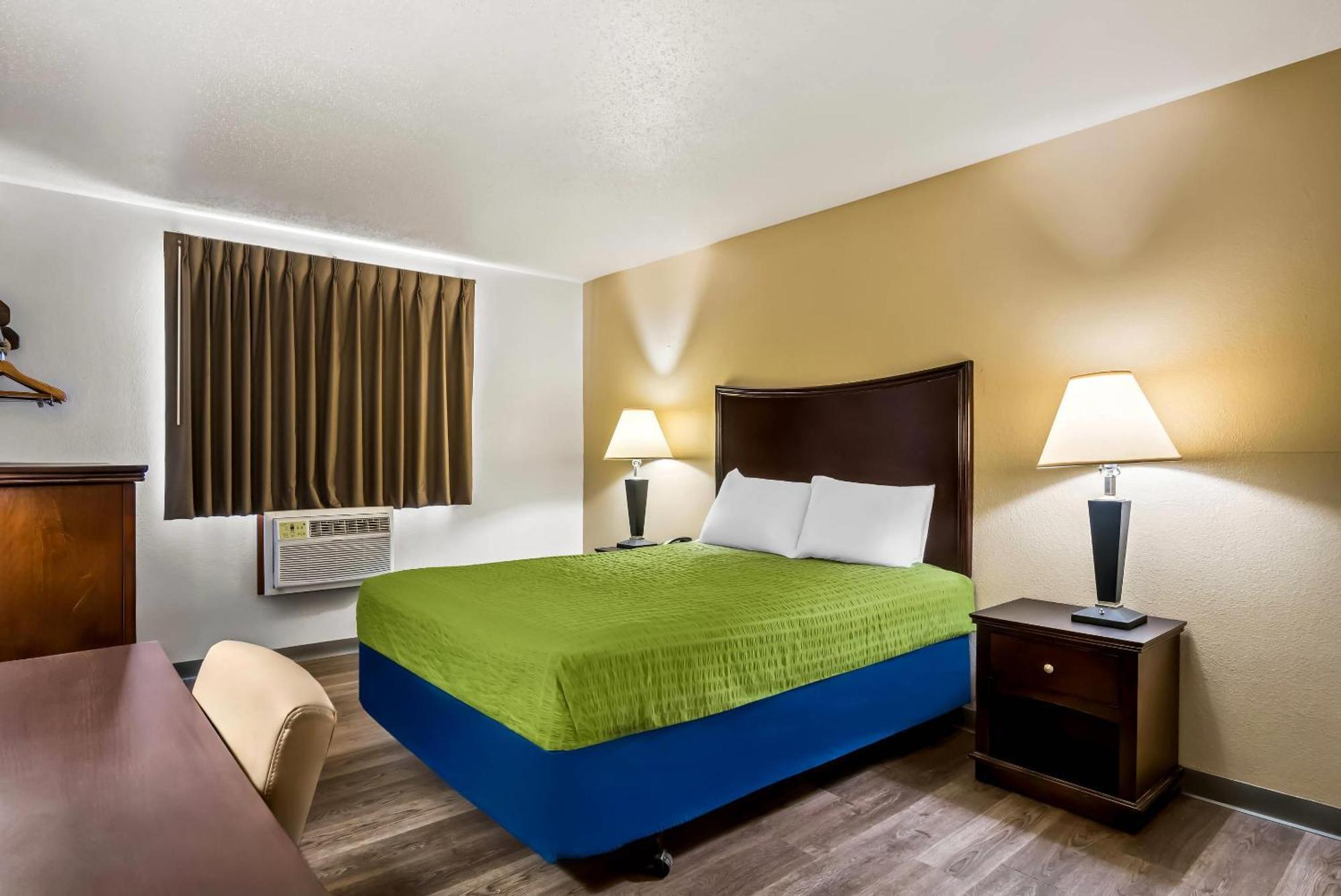 Hotel Econo Inn&suites Auburn