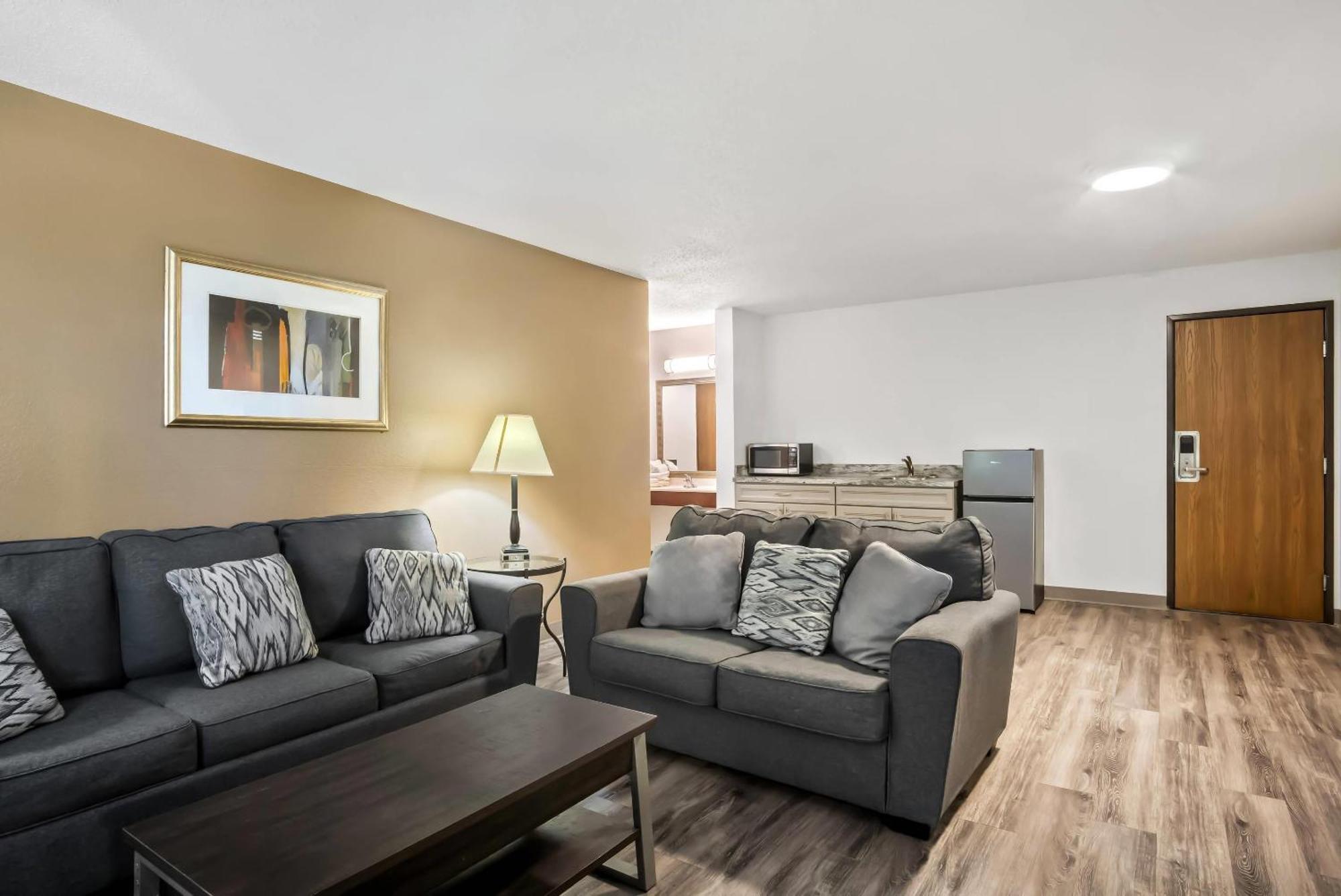 Hotel Econo Inn&suites 2*