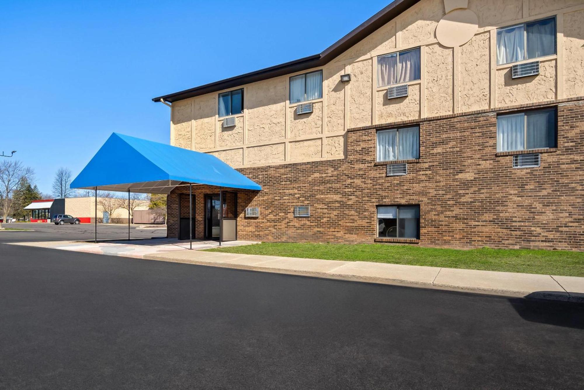 Econo Inn&suites Hotel
