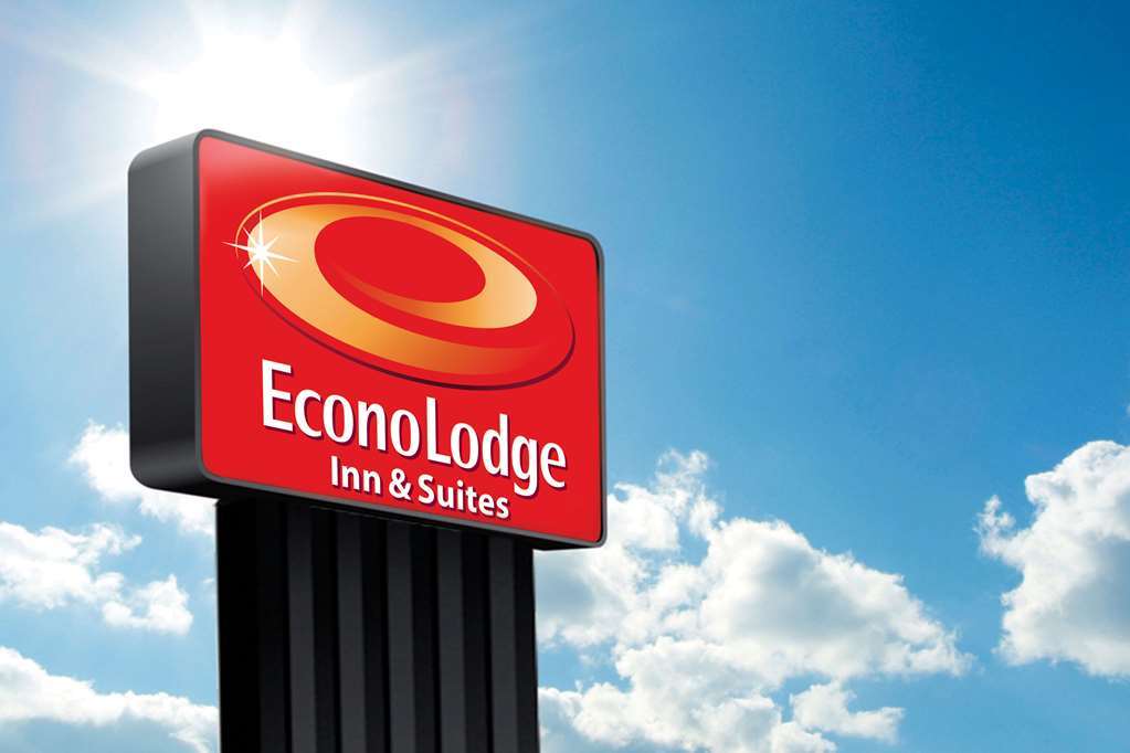 Econo Inn&suites Hotel 2*